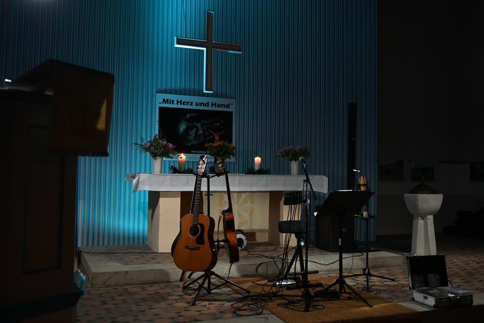 Christuskirche Heidenau: "Tribute to Leonard Cohen" mit Dirk Ende 1 Christuskirche Heidenau